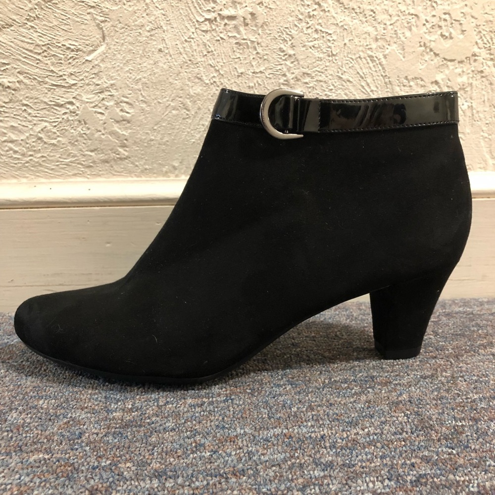 Aerosoles Black Ankle Boots